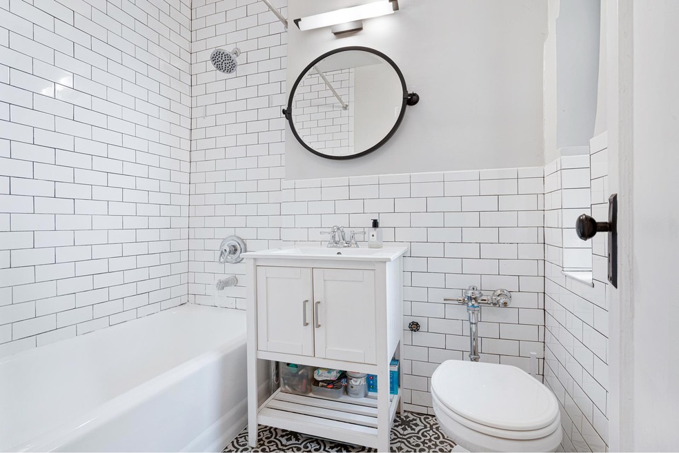 306 E Mosholu Pkwy S unit 5A, Bronx, NY 10458 - photo 1