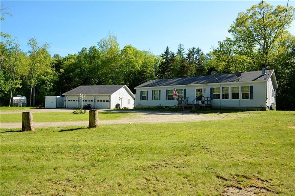 Welcome home to 1366 Manktown Road
