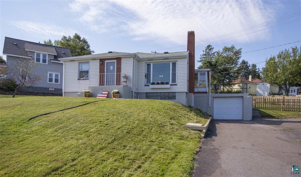 1711 Hutchinson Rd, Duluth, MN 55811 - photo 1