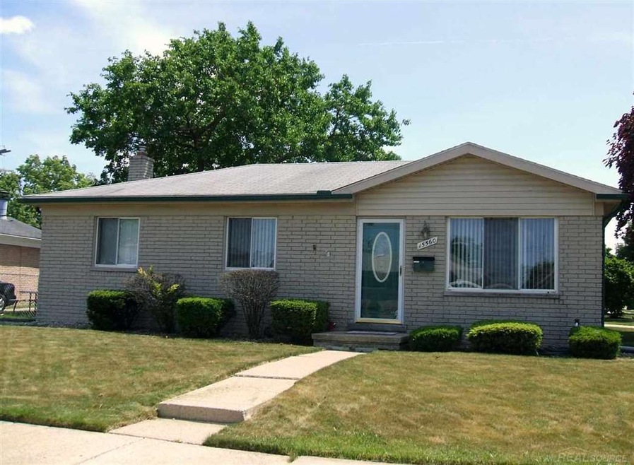 15560 Chestnut St, Roseville, MI 48066 - photo 1