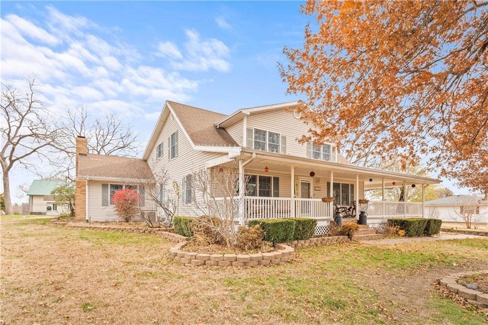 18500 158th St, Basehor, KS 66007 MLS HMS2463344