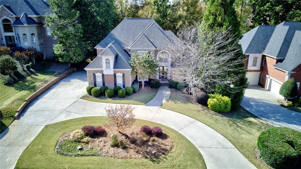 BRICK, CIRCULAR DRIVE, QUIET CUL-DE-SAC; 2 BDRMS O