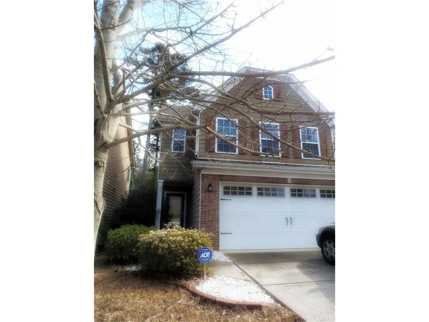 Craftsmen style home with a 2 car garage