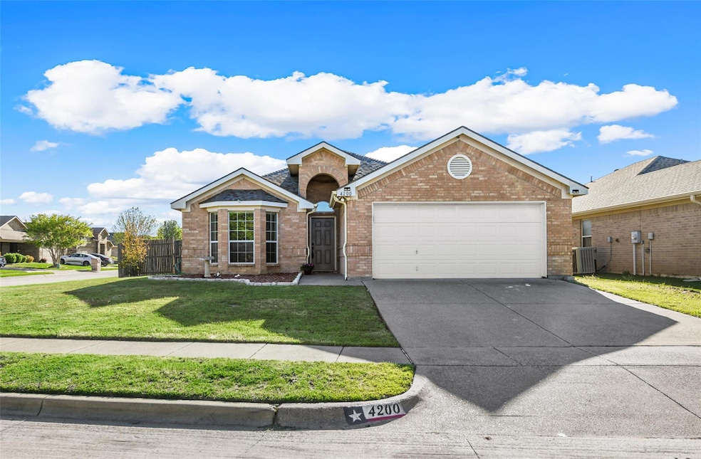 4200 Beryl Ln, Granbury, TX 76049 - photo 1