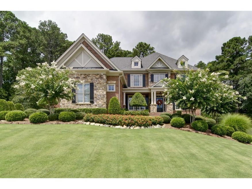 3-side Brick and Stone beauty in The Estates! Pris
