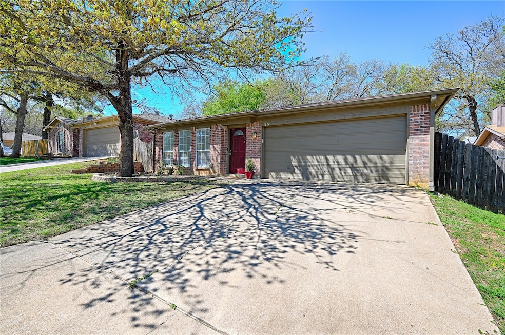 1214 Glen Creek Dr, Mansfield, TX 76063 | MLS# 20565780 | Homes.com