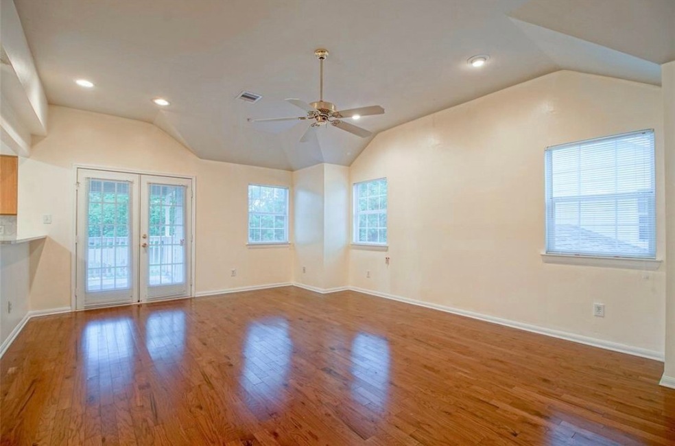 1209 Lovett St unit 1209, Tomball, TX 77375 - photo 1