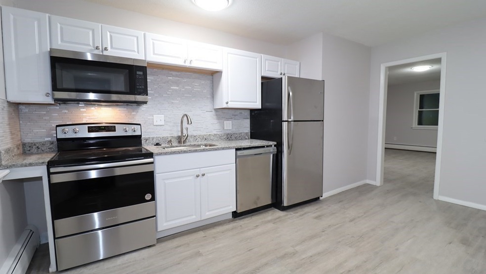 139 Litchfield Pines Dr unit D, Leominster, MA 01453 - photo 1