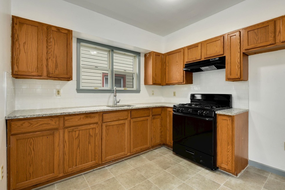 125 Bayview Ave, Jersey City, NJ 07305 - photo 1