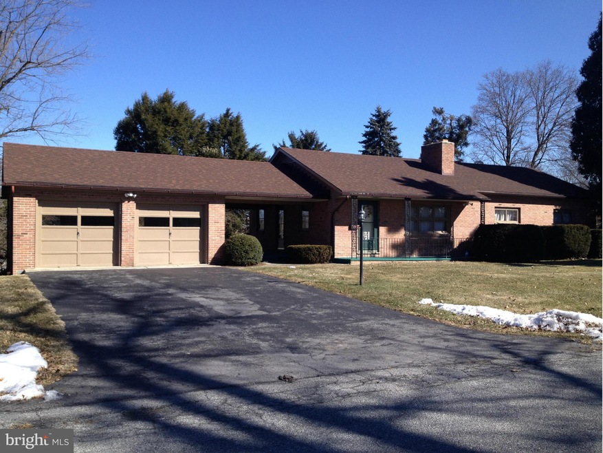 17940 Pin Oak Rd, Hagerstown, MD 21740 - photo 1