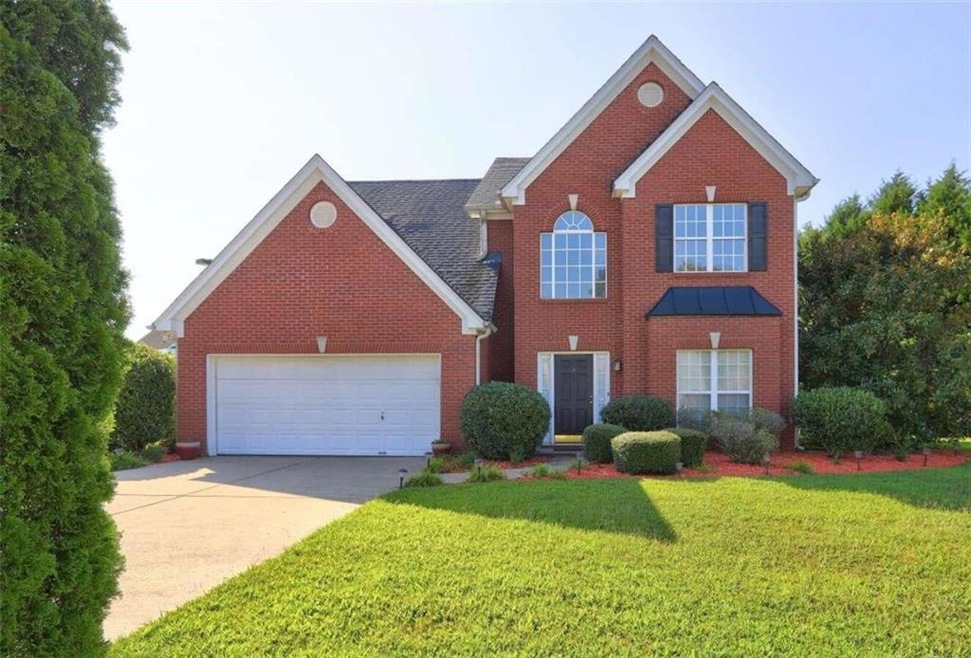 1388 Barrett Bluff Cir, Lawrenceville, GA 30045 - photo 1