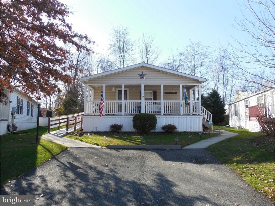 17 Rosewood Ln, Phoenixville, PA 19460 - photo 1