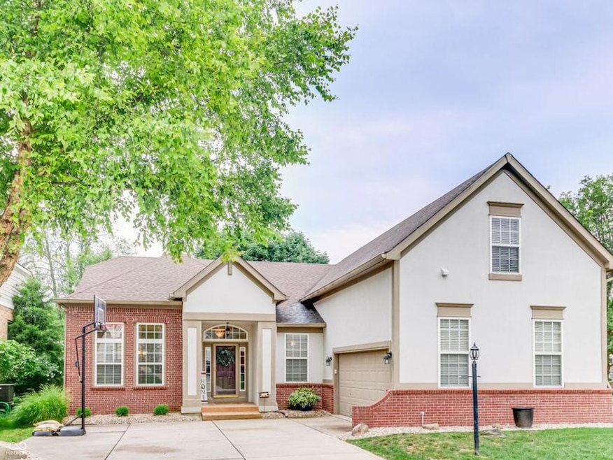 15097 Newburyport Dr, Fishers, IN 46040 - photo 1