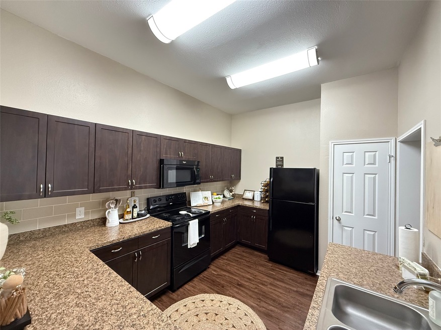 MODEL HOME PHOTOS