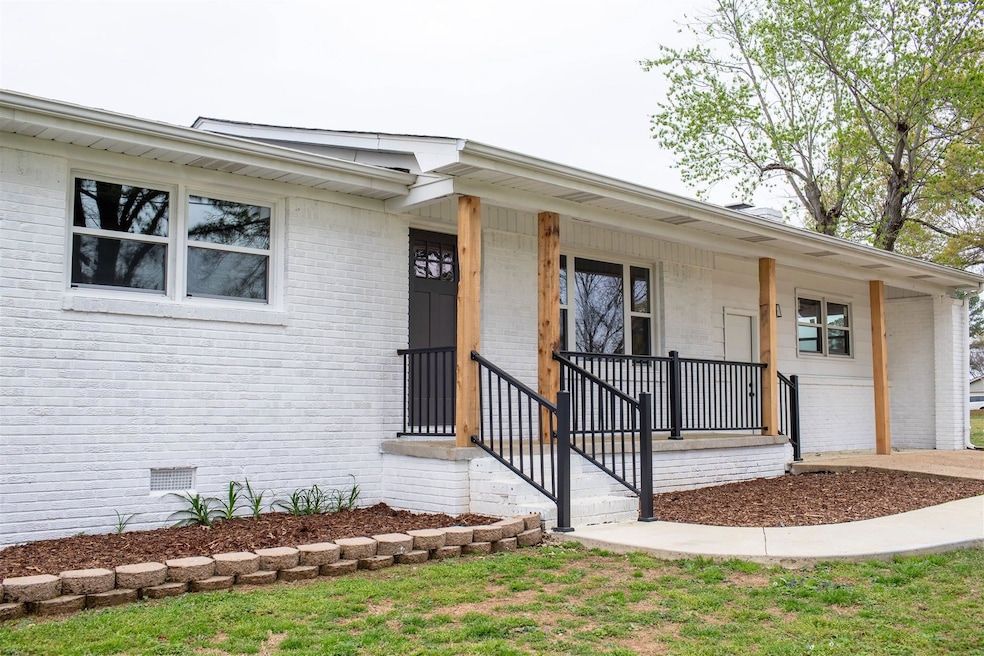 1000 Davidson Ave, Muscle Shoals, AL 35661 - photo 1