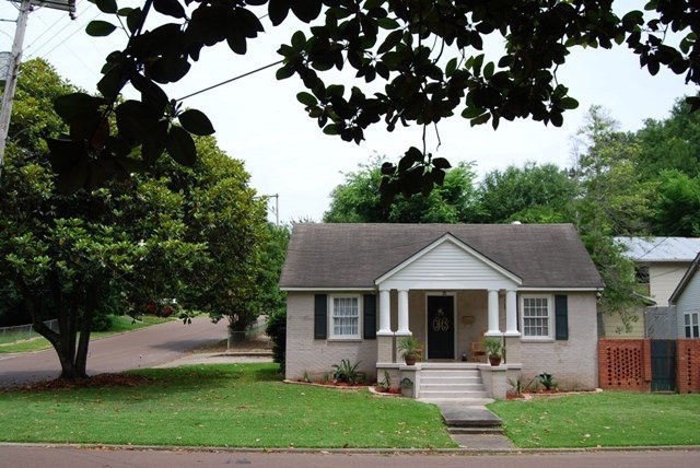 201 Magnolia Place, Natchez, MS 39120 - photo 1