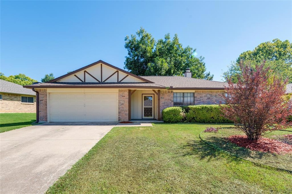 2924 Turtlerock Dr, Bedford, TX 76021 - photo 1