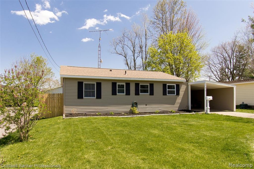 614 Cherry St, Clio, MI 48420 - photo 1