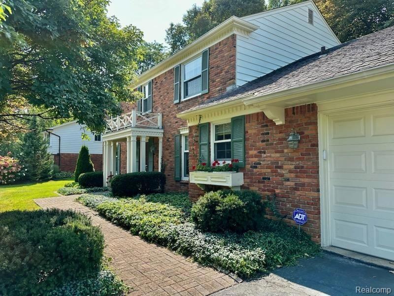 1984 Park Ridge Dr, Bloomfield Hills, MI 48304 - photo 1