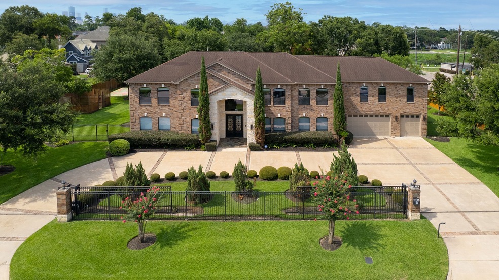 3731 S Macgregor Way, Houston, TX 77021 - photo 1