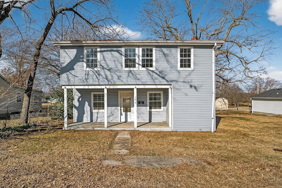 109 W Cline St, Aurora, MO 65605 - photo 1