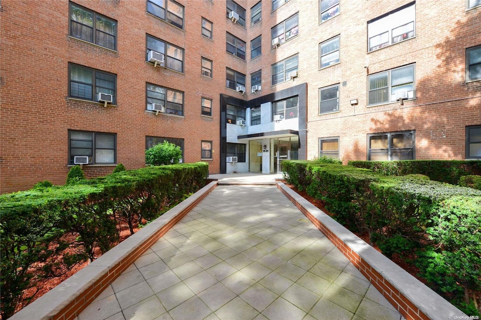 Walden Terrace unit 1W, Rego Park, NY 11374 - photo 1