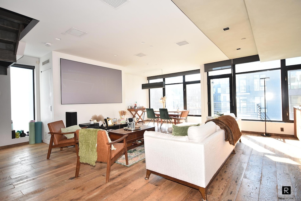 For Sale $2,495,000 • Co-Listing Agent