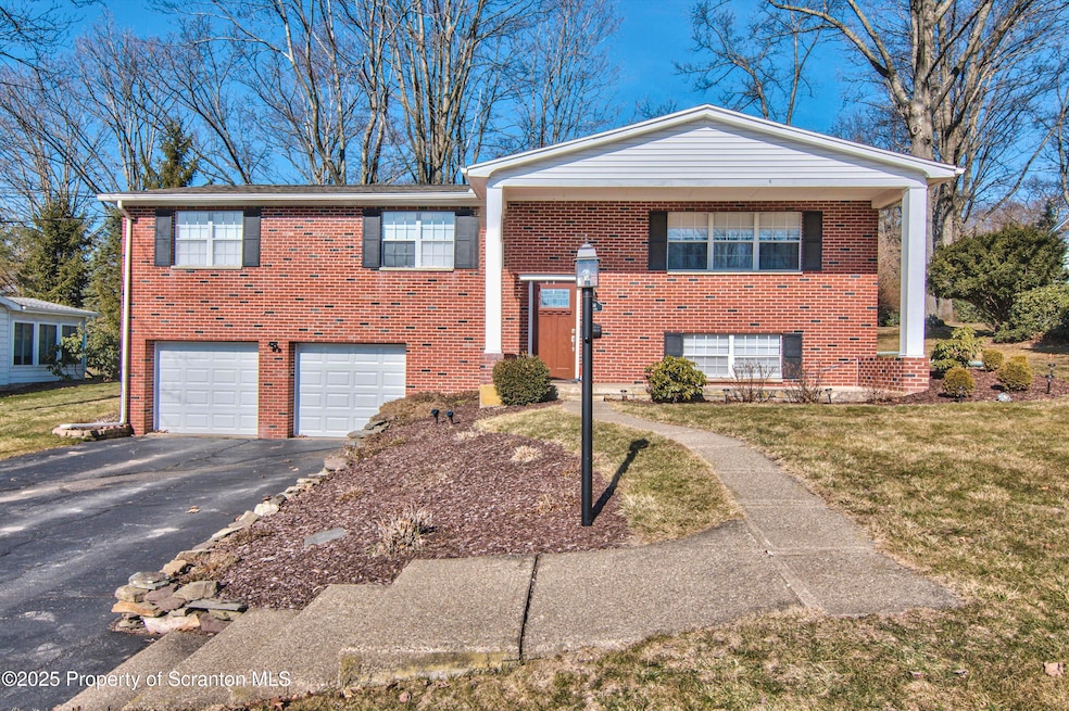 604 Oak Ln, Clarks Summit, PA 18411 - photo 1