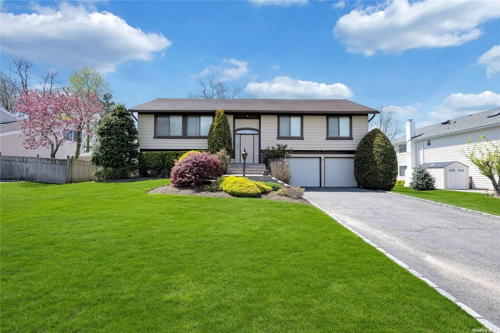 6 Stirrup Ln, Glen Cove, NY 11542 - photo 1