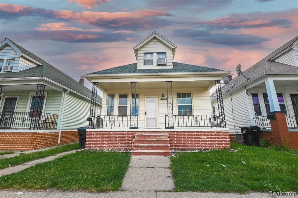 12581 Charest St, HamtraMcK, MI 48212 - photo 1