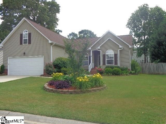 106 Golden Crest Ct, Mauldin, SC 29662 - photo 1