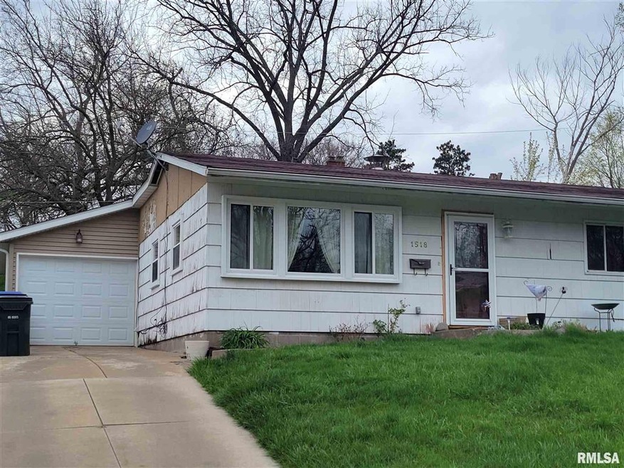 1518 Spring St, Davenport, IA 52803 - photo 1