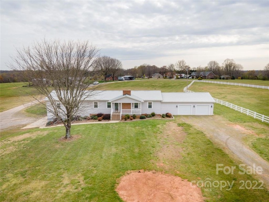 112 Shelia Ln, Statesville, NC 28625 - photo 1