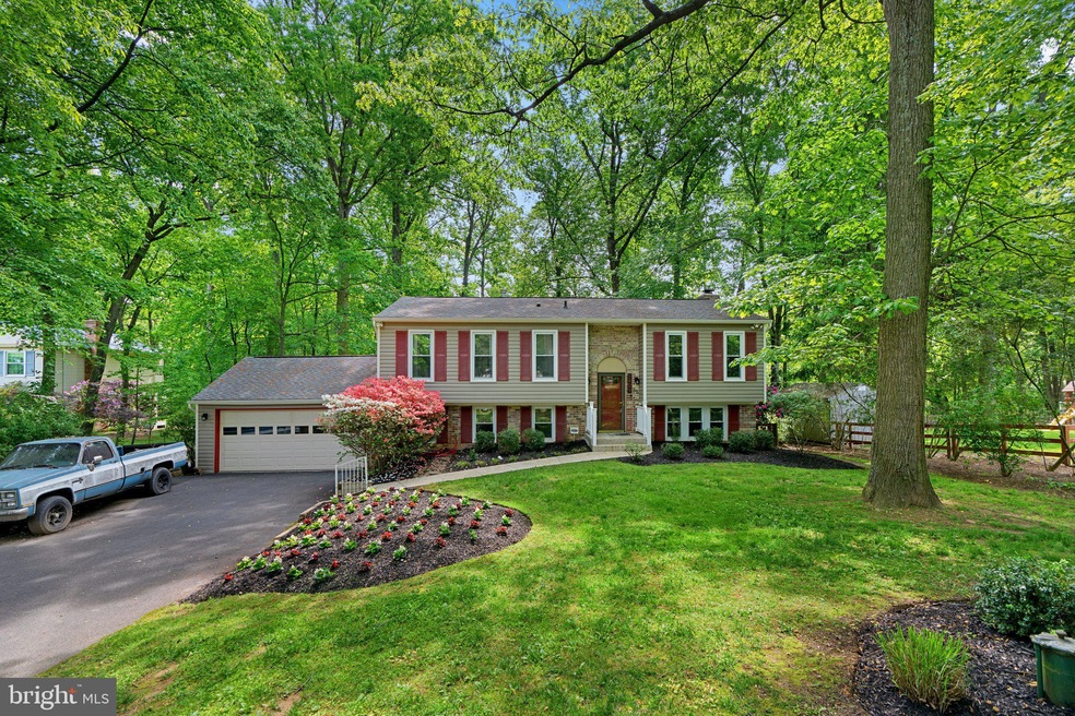 5409 Fantail Dr, Sykesville, MD 21784 - photo 1