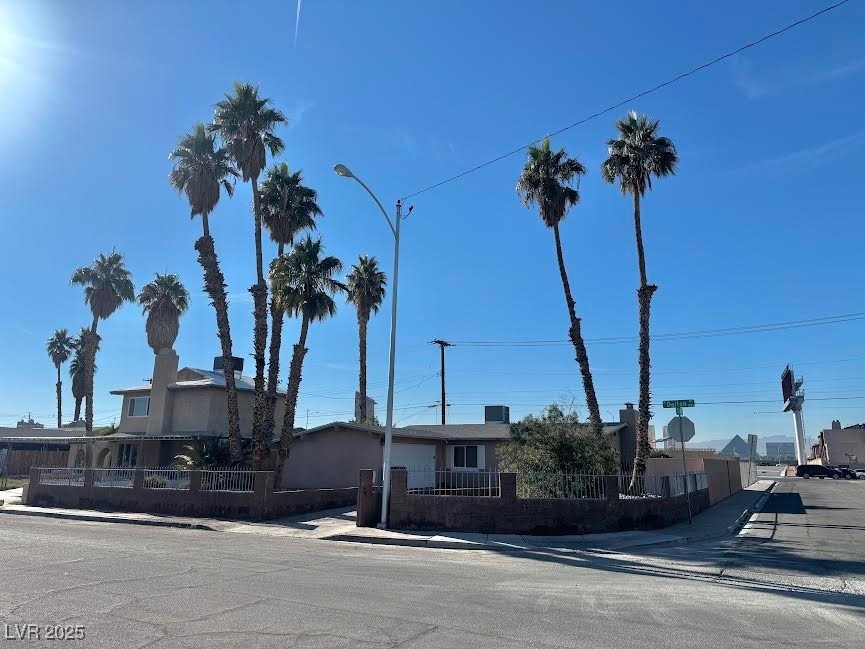 5111 Dalton Dr, Las Vegas, NV 89119 - photo 1