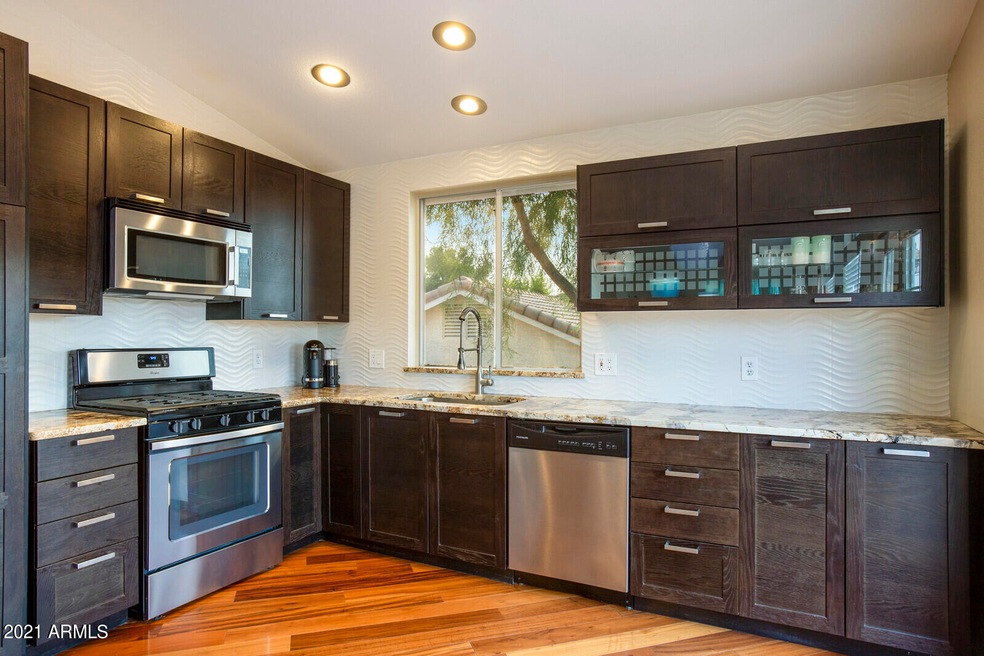 07_902_W_Hudson_Way__07_mls