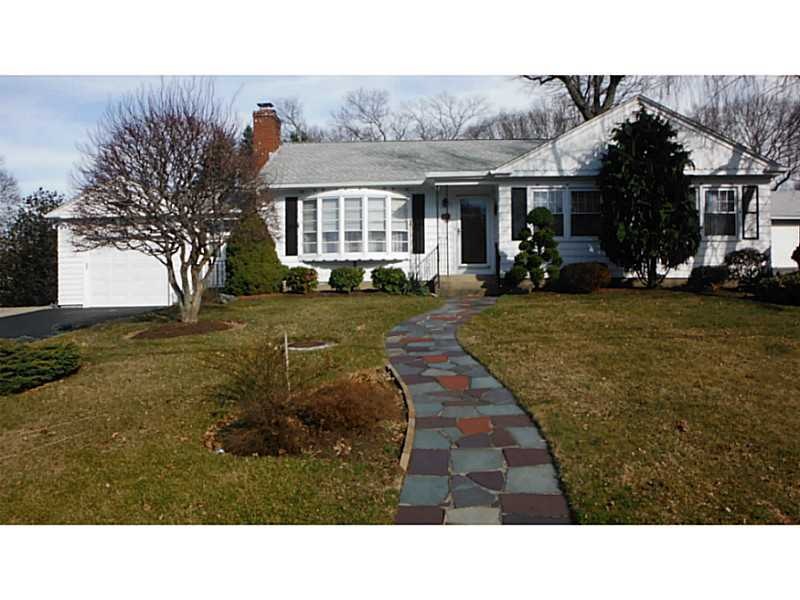 117 Simmonsville Ave, Johnston, RI 02919 - photo 1