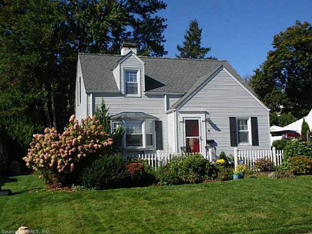 9 Greenacres Ave, West Hartford, CT 06107 - photo 1