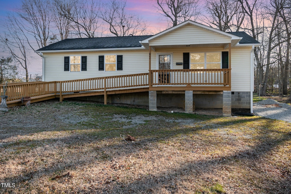 908 N 3rd Ave, Siler City, NC 27344 - photo 1