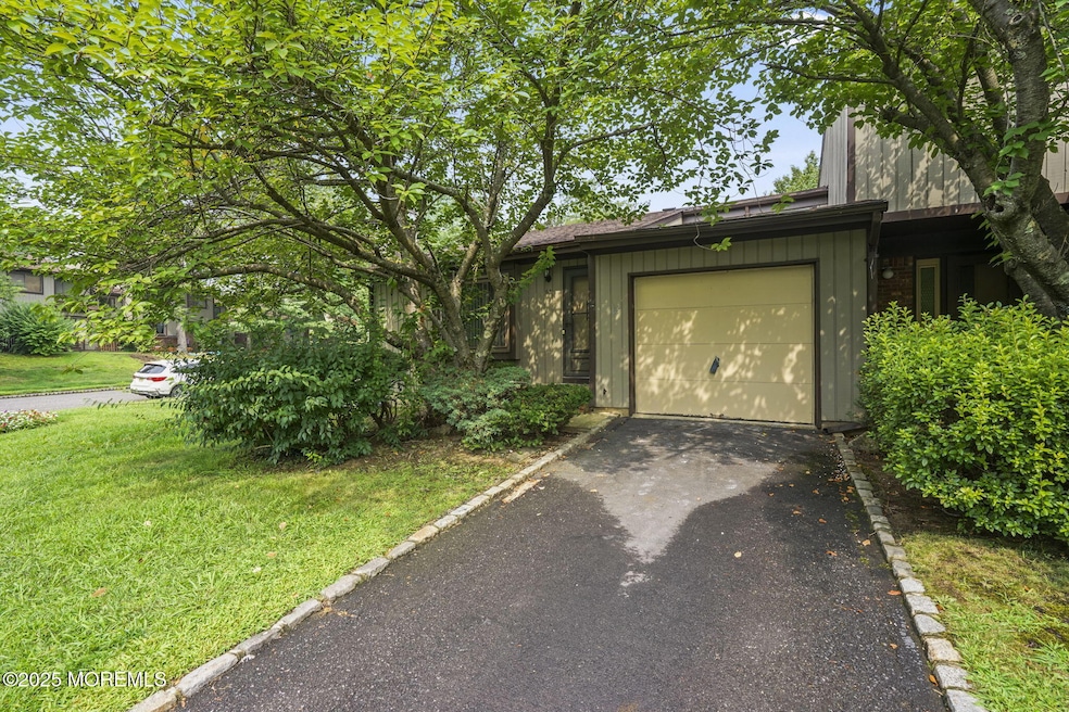65 Laurie Ct unit 180, Matawan, NJ 07747 - photo 1