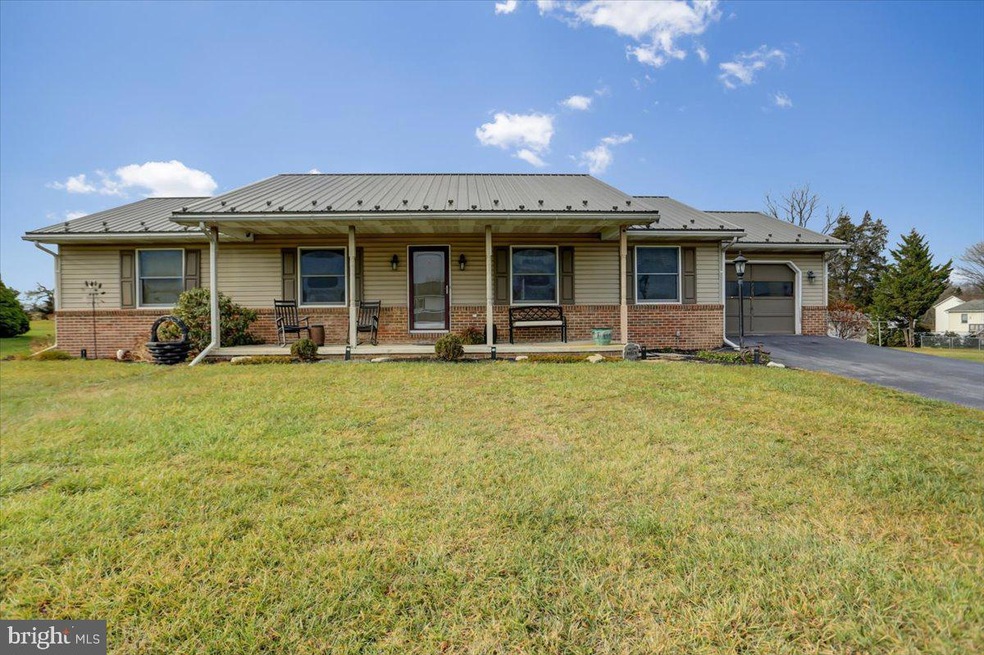 9231 Branch St, Greencastle, PA 17225 - photo 1