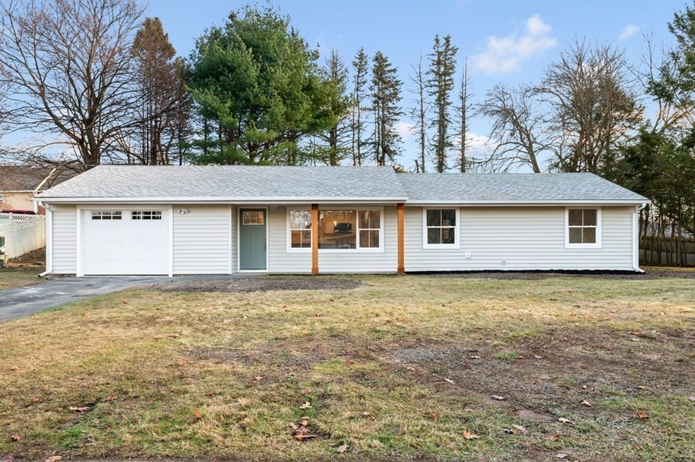 27 Trinity St, Danvers, MA 01923 - photo 1