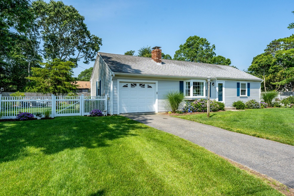 7 Spinning Brook Rd, South Yarmouth, MA 02664 - photo 1