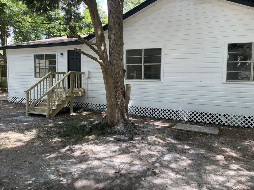 1214 W Talmage St, Alvin, TX 77511 - photo 1