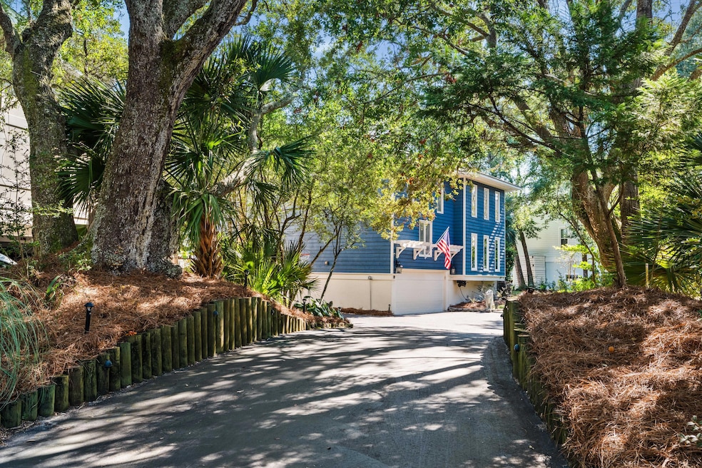 For Sale $2,595,000 • Co-Listing Agent