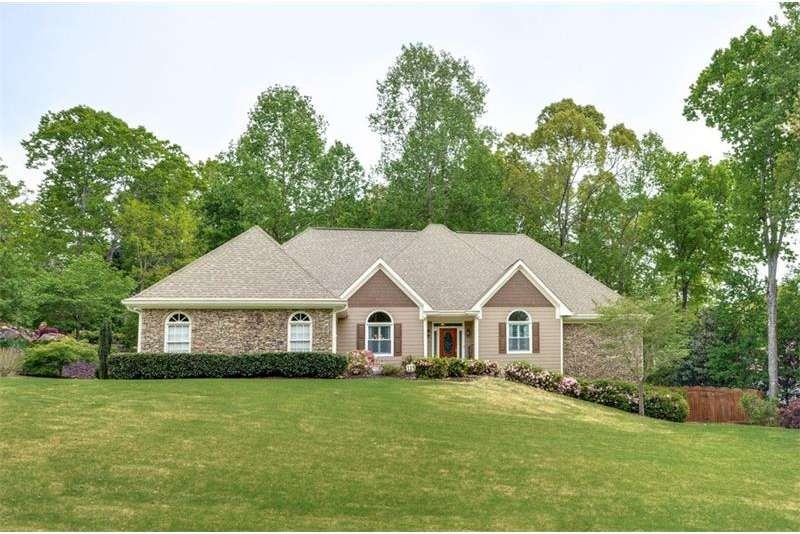 Recently renovated ranch with new hardiplank and s