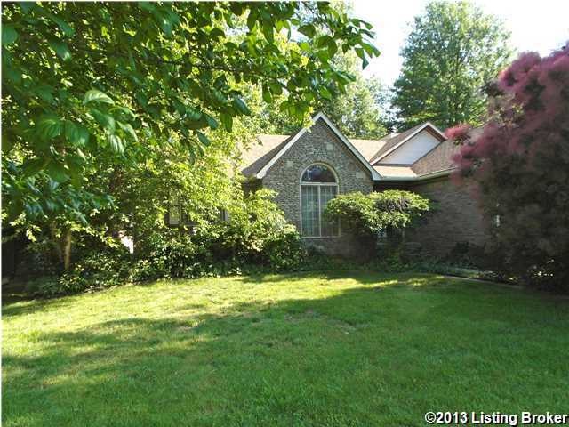 7507 Newton Dr, Louisville, KY 40228 - photo 1