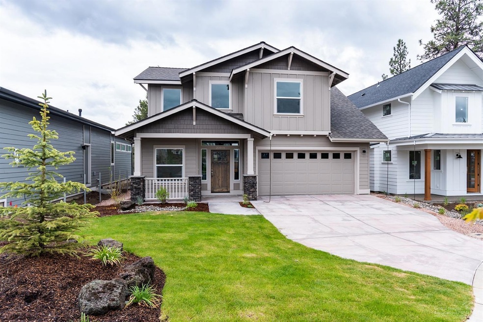 20698 SE Cougar Peak Dr, Bend, OR 97702 - photo 1