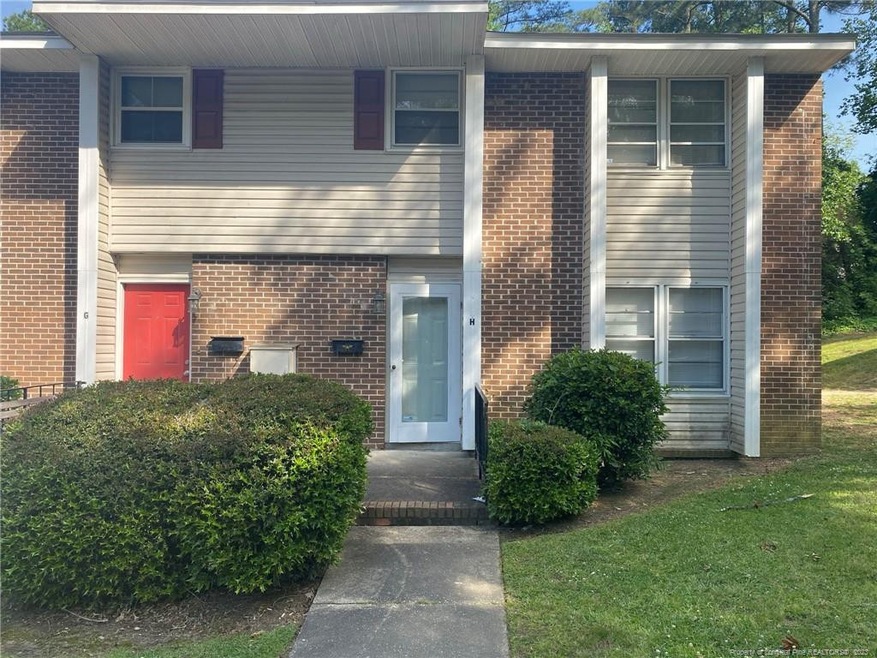 579 Winding Creek Rd unit H, Fayetteville, NC 28305 - photo 1