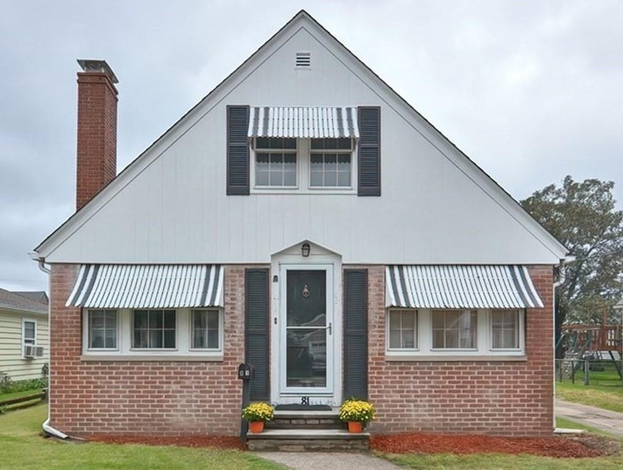 81 Edgemere Rd, Pawtucket, RI 02861 - photo 1